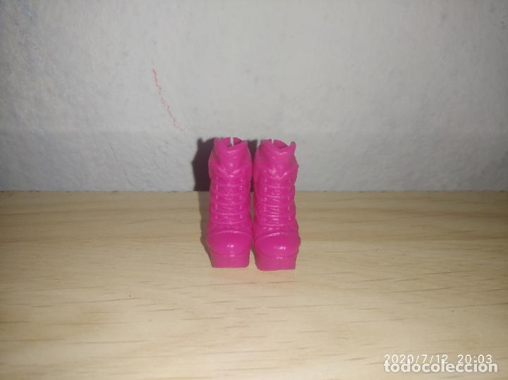Barbie y Ken: Zapatos botas de mu&ntilde;eca barbie - Foto 2