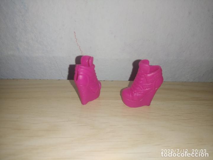 Barbie y Ken: Zapatos botas de mu&ntilde;eca barbie - Foto 3