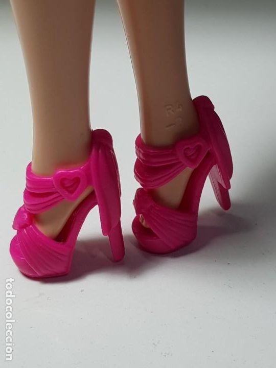 Barbie y Ken: Zapatos barbie - Foto 1