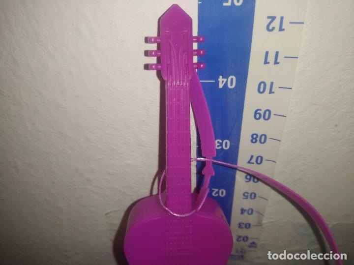 Barbie y Ken: Guitarra de mu&ntilde;eca Barbie - Foto 3