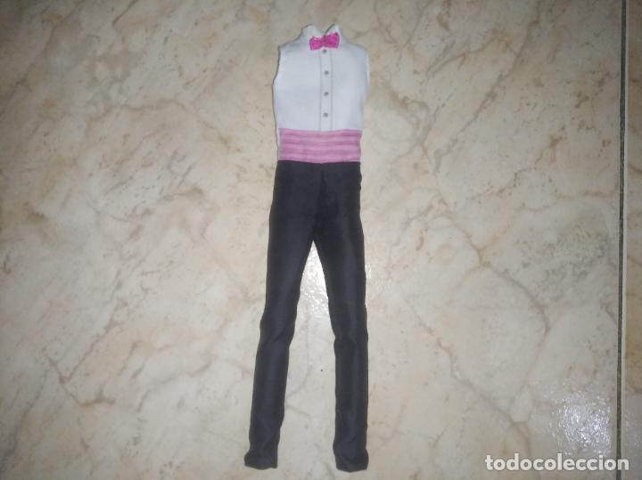 Barbie y Ken: Conjunto smoking de mu&ntilde;eco ken - Foto 1