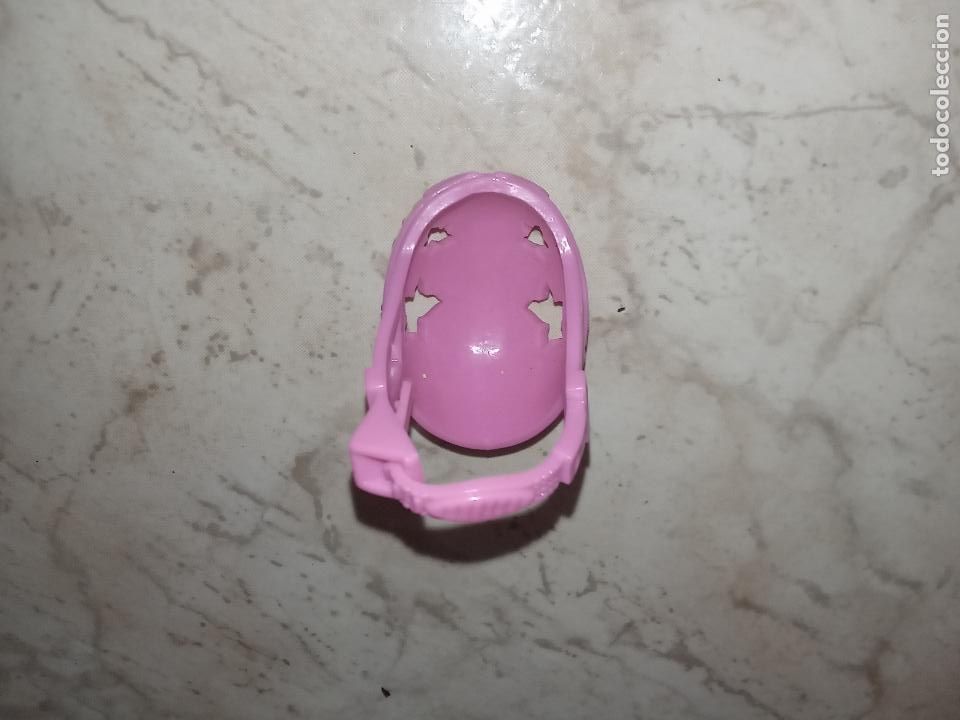 Barbie y Ken: Casco de mu&ntilde;eca barbie - Foto 2