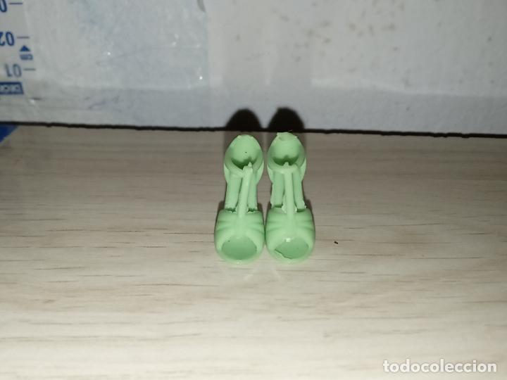Barbie y Ken: Zapatos de mu&ntilde;eca barbie - Foto 2