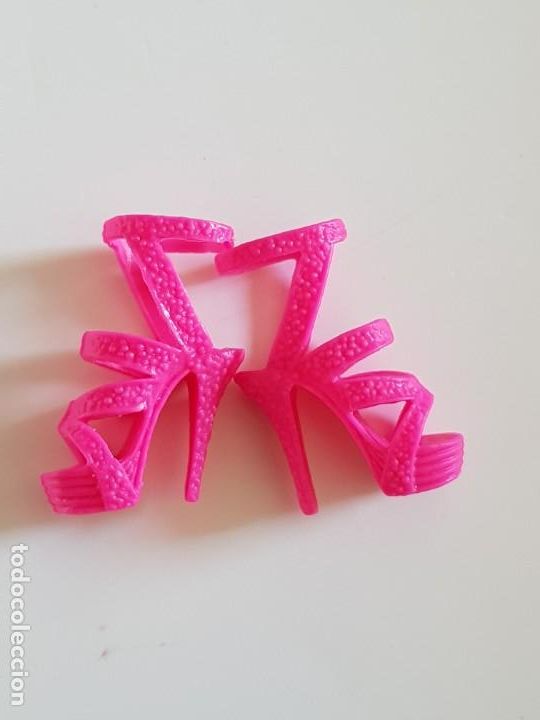 Barbie y Ken: zapatos barbie - Foto 1