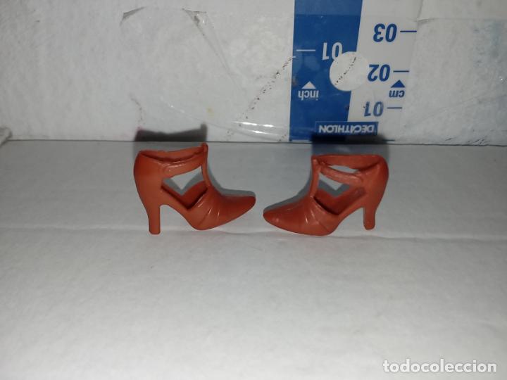 Barbie y Ken: Zapatos de mu&ntilde;eca barbie - Foto 2