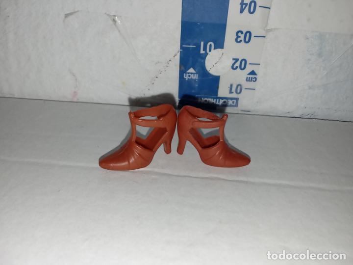 Barbie y Ken: Zapatos de mu&ntilde;eca barbie - Foto 4