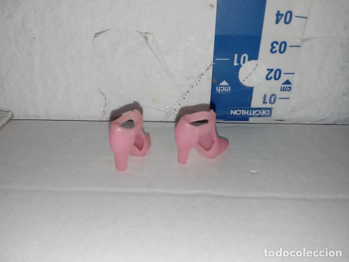 Barbie y Ken: Zapatos de mu&ntilde;eca barbie - Foto 3