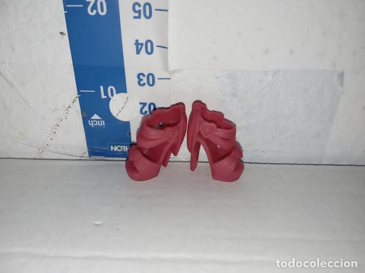 Barbie y Ken: Zapatos de mu&ntilde;eca barbie - Foto 2
