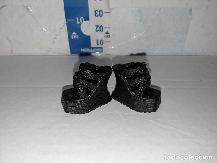 Barbie y Ken: Zapatos de mu&ntilde;eca barbie - Foto 2