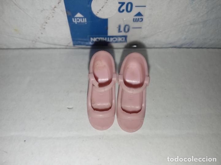 Barbie y Ken: Zapatos de Mu&ntilde;eca barbie - Foto 1