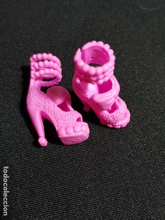 Barbie y Ken: zapatos barbie - Foto 1