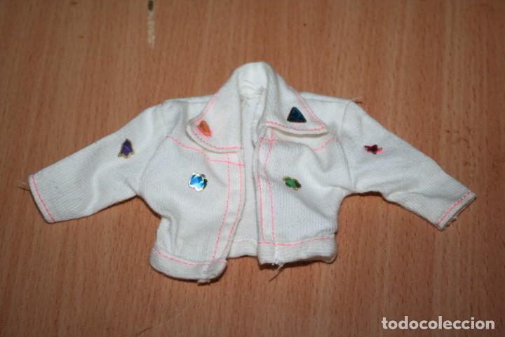 Barbie y Ken: chaqueta original mu&ntilde;eca barbie - Foto 1