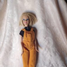 Barbie y Ken: BARBIE CON CONJUNTO TRABAJO DE CAMPO O GRANJA
