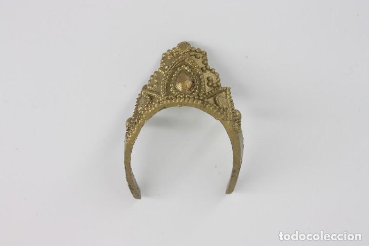 Barbie et Ken: Corona color dorado original Barbie - Mattel