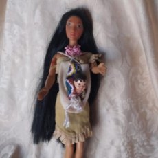 Barbie y Ken: PRECIOSA MUÑECA BARBIE POCAHONTAS CON MOCHILA Y BEBE