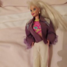 Barbie y Ken: MUÑECA BARBIE CON CONJUNTO VAQUERO
