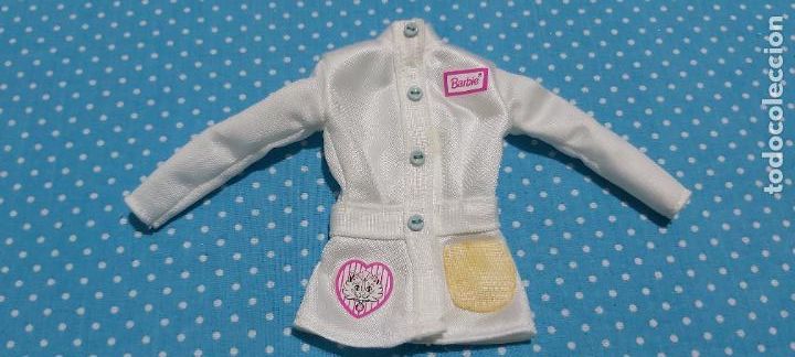 Barbie y Ken: Barbie bluza veterinaria