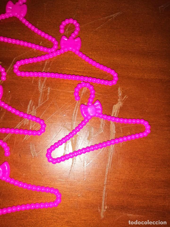 Barbie y Ken: Lote de perchas de Barbie - Foto 2