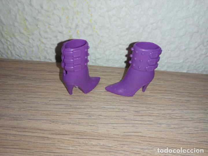 Barbie y Ken: Zapatos botas de Mu&ntilde;eca Barbie - Foto 2