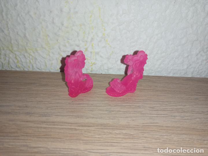 Barbie y Ken: Zapatos de Mu&ntilde;eca Barbie - Foto 2
