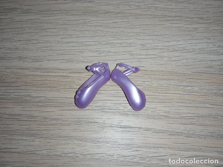 Barbie y Ken: Zapatos de Mu&ntilde;eca Barbie - Foto 1