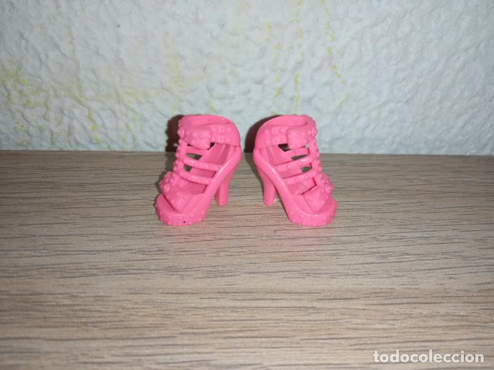 Barbie y Ken: Zapatos de mu&ntilde;eca Barbie - Foto 1