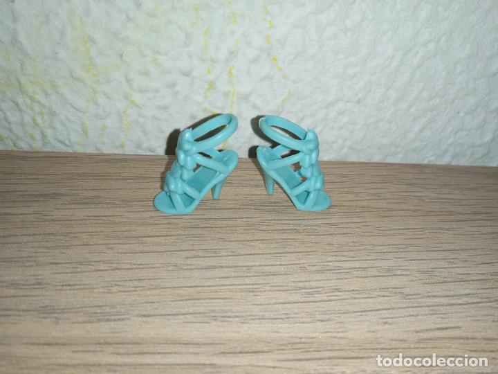 Barbie y Ken: Zapatos de mu&ntilde;eca Barbie - Foto 1