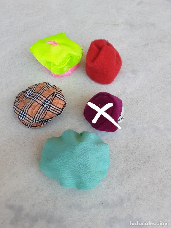 Barbie y Ken: Lote 4 gorros barbie - Foto 1