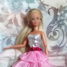 Barbie y Ken: PRECIOSO CONJUNTO DE VESTIDO Y ZAPATOS PARA BARBIE O MUÑECA SIMILAR