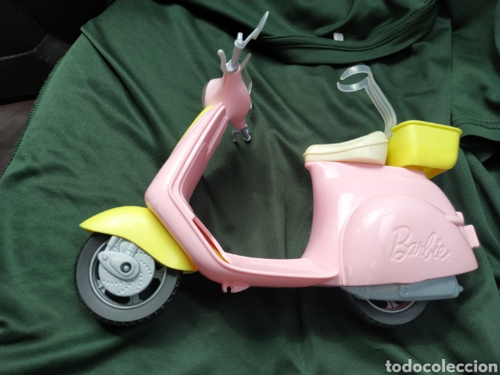 juguete moto estilo moto vespa barbie ( tal cua Comprar Vestidos y Accesorios de segunda mano para Barbie y Ken en todocoleccion - 273308868