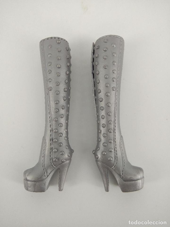 botas altas plateadas originales barbie - matte - Comprar Barbie y Ken -  Vestidos y Accesorios en todocoleccion - 275251583