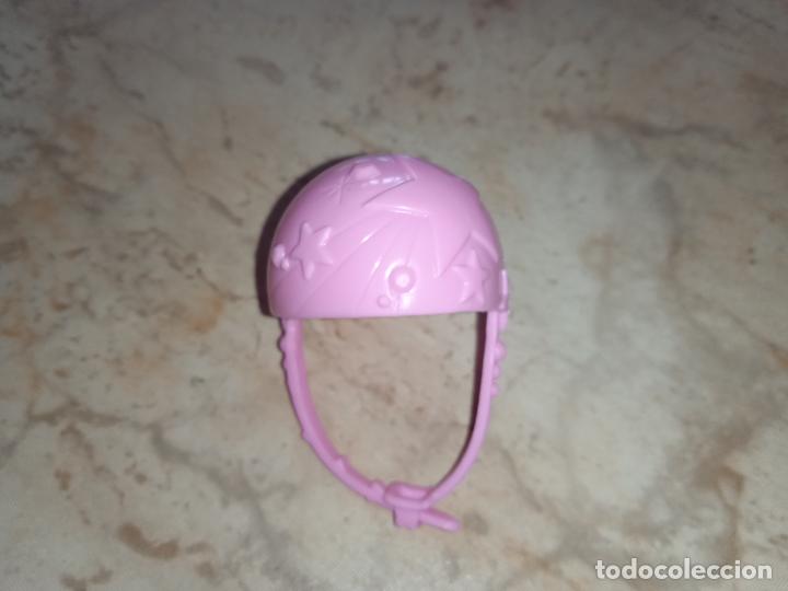 Barbie y Ken: Casco de mu&ntilde;eca barbie - Foto 1