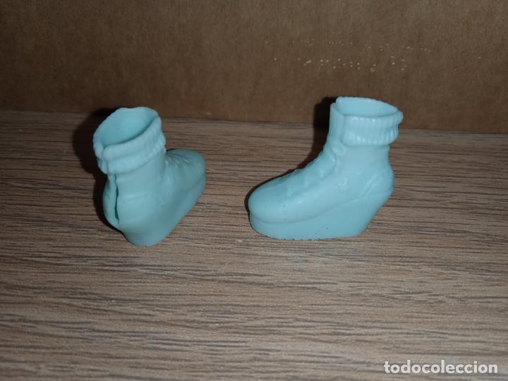 Barbie y Ken: Zapatos botas de mu&ntilde;eca barbie - Foto 2