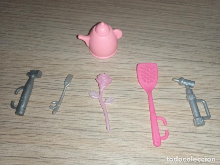 Barbie y Ken: Lote accesorios de mu&ntilde;eca Barbie - Foto 1