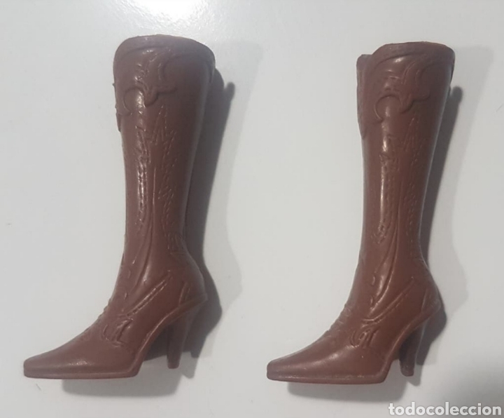 Barbie y Ken: Botas de Barbie Marrones camperas - Foto 1