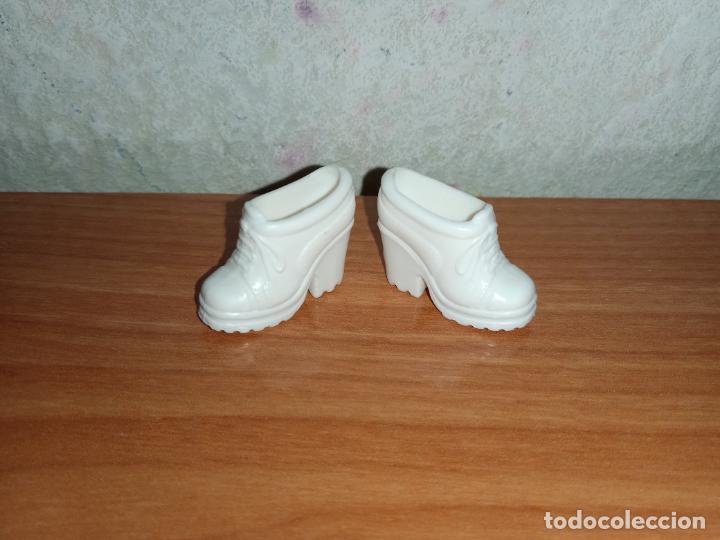 Barbie y Ken: Zapatos de mu&ntilde;eca Barbie - Foto 1