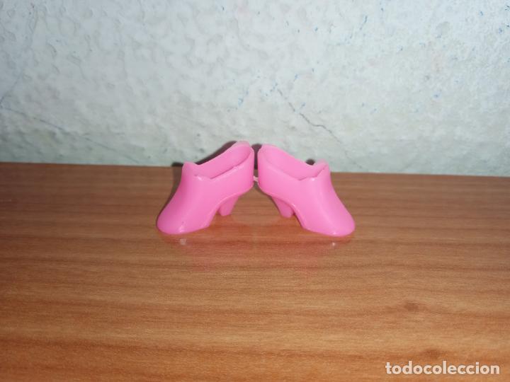 Barbie y Ken: Zapatos de mu&ntilde;eca barbie - Foto 1