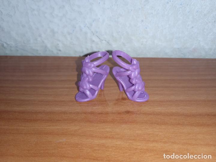 Barbie y Ken: Zapatos de mu&ntilde;eca Barbie - Foto 1