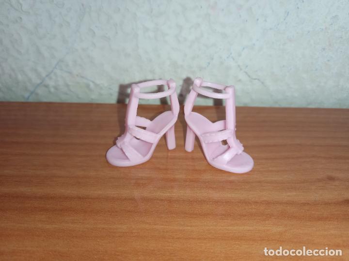 Barbie y Ken: Zapatos de mu&ntilde;eca Barbie - Foto 1