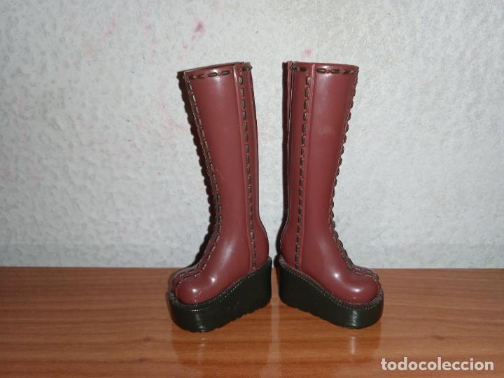 Barbie y Ken: Botas zapatos de mu&ntilde;eca Barbie - Foto 1