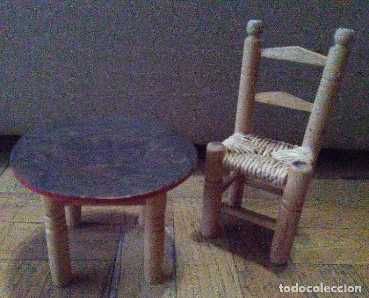 Barbie y Ken: Silla y mesa de madera para Barbie - Foto 1