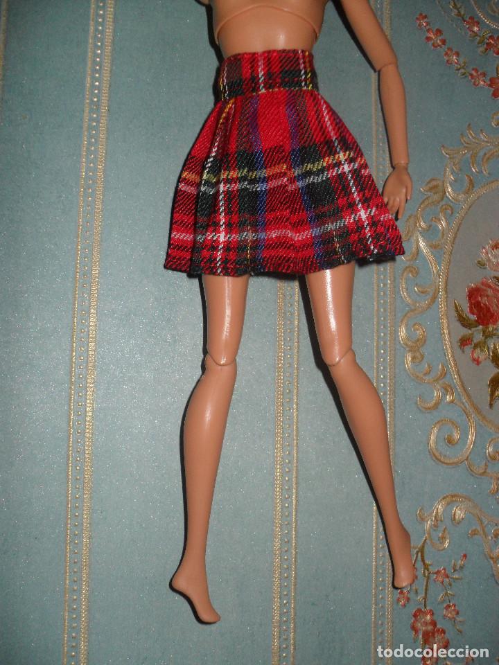 Barbie y Ken: Falda ropa para mu&ntilde;eca barbie - Foto 1