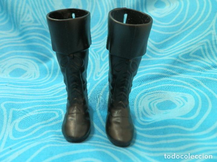Barbie y Ken: BOTAS MU&Ntilde;ECO KEN - Foto 1
