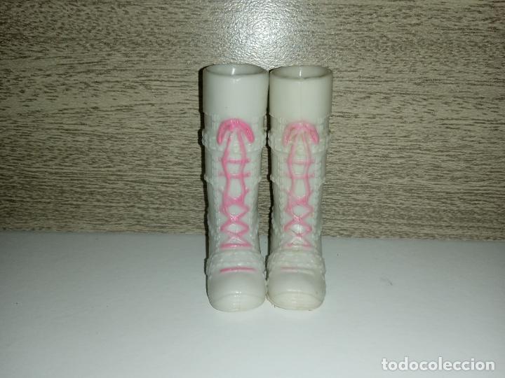 Barbie y Ken: Zapatos botas de mu&ntilde;eca Barbie - Foto 2