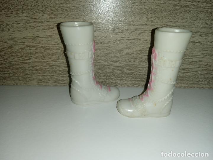 Barbie y Ken: Zapatos botas de mu&ntilde;eca Barbie - Foto 4