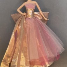 Barbie y Ken: BARBIE VESTIDO LARGO DE COLECCION HOLIDAYS 2009. Lote 348332723