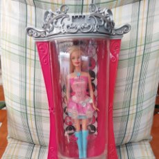 Barbie y Ken: BARBIE ARMARIO PURPURINOZADOR ,PURPURINA, FUNCIONA, MUÑECA BARBIE MATTEL. Lote 350299174