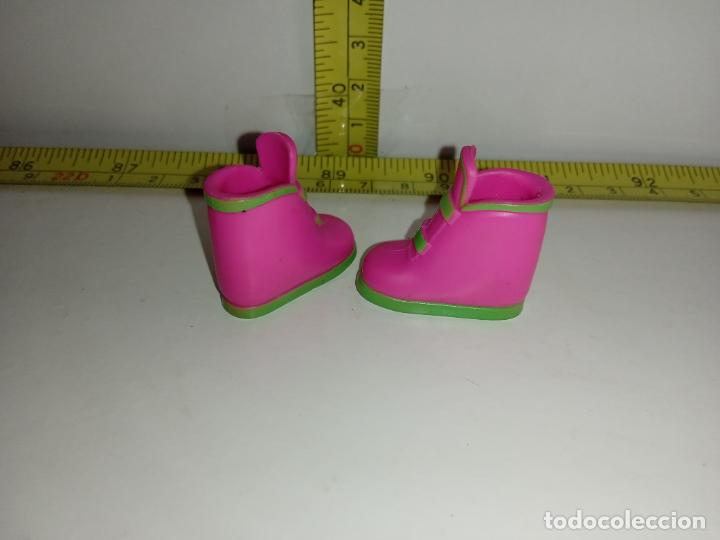 Barbie y Ken: Zapatos botas de mu&ntilde;eca Barbie - Foto 3