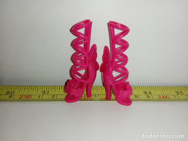 Barbie y Ken: Zapatos de mu&ntilde;eca Barbie - Foto 1