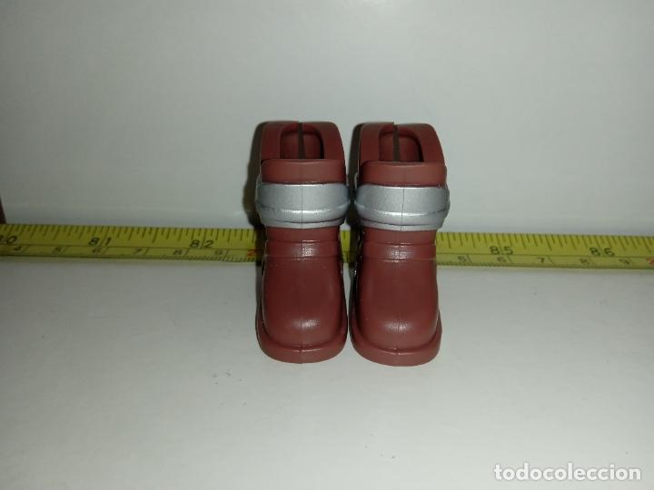 Barbie y Ken: Botas de mu&ntilde;eco ken - Foto 2